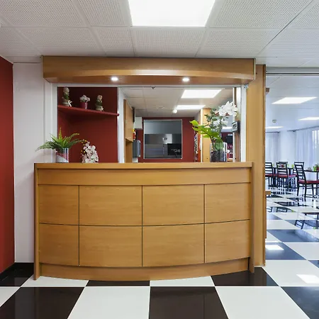 Enzo En Champagne Hotel 2*